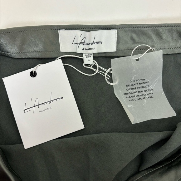 L’Academie Tabitha Skirt in Slate Gray Size S - Picture 9 of 13